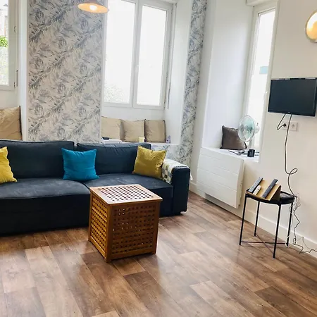 Saint Denis Apartament *